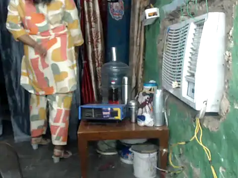 Snapshot of DearKimmi chatting on 12.10.24 DearKimmi online show from 12.10.24