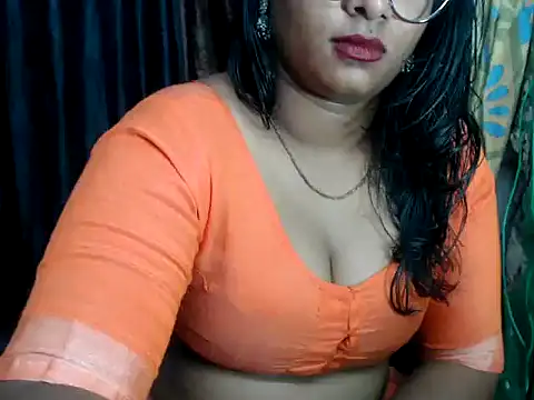 Snapshot of DearKimmi chatting on 12.15.24 DearKimmi online show from 12.15.24