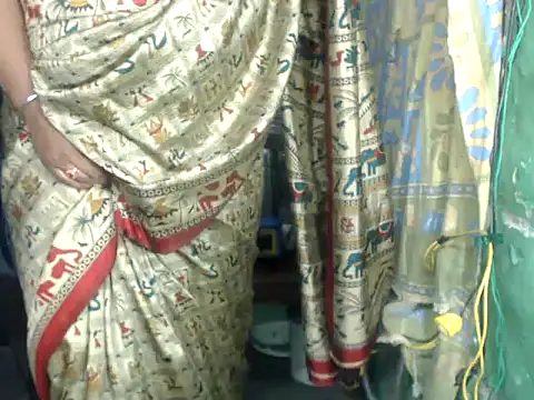 Snapshot of DearKimmi chatting on 12.17.24 DearKimmi online show from 12.17.24