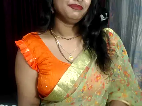 Snapshot of DearKimmi chatting on 01.12.25 DearKimmi online show from 01.12.25