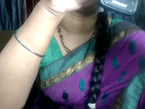 Snapshot of DearKimmi chatting on 02.06.25 DearKimmi online show from 02.06.25