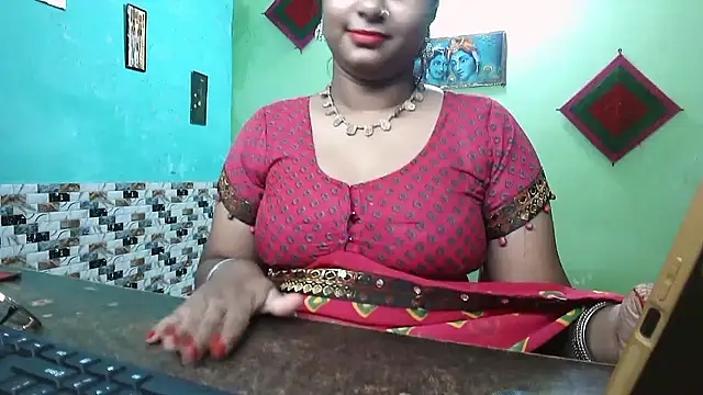 Snapshot of DearKimmi chatting on 09.11.25 DearKimmi online show from 09.11.25