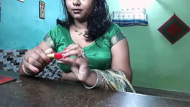 Snapshot of DearKimmi chatting on 09.28.25 DearKimmi online show from 09.28.25