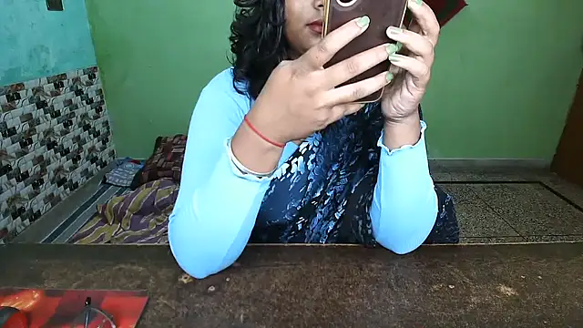 Snapshot of DearKimmi chatting on 10.09.25 DearKimmi online show from 10.09.25