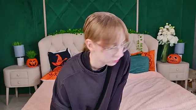 Beverly Gomes online show from 10.27.25