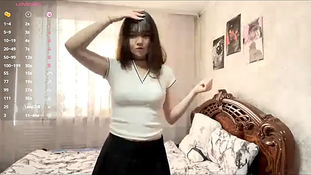 Pikmigirl18 online show from 10.26.25