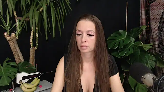 Snapshot of lola_sky@xh chatting on 11.14.25 lola skyxh online show from 11.14.25