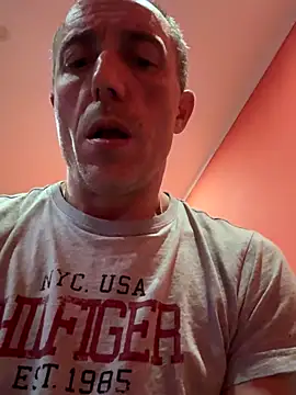 Snapshot of ruberofre chatting on 09.28.25 ruberofre online show from 09.28.25