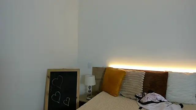 Bella Sumers online show from 06.08.26