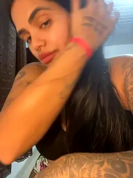 Snapshot of danilyns chatting on 10.04.25 danilyns online show from 10.04.25