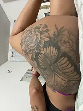 Snapshot of danilyns chatting on 03.27.26 danilyns online show from 03.27.26