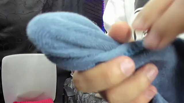 Snapshot of CrisabellssEden chatting on 11.21.25 CrisabellssEden online show from 11.21.25