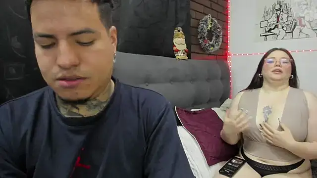 Snapshot of CrisabellssEden chatting on 12.05.25 CrisabellssEden online show from 12.05.25