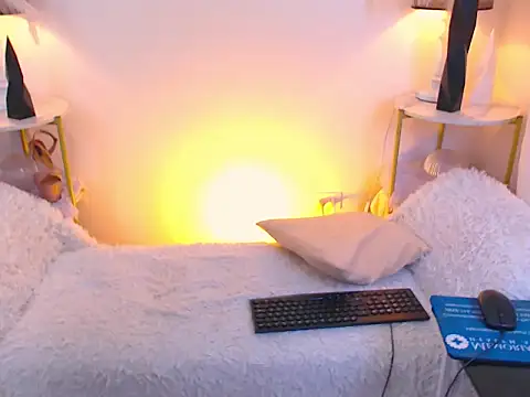 Snapshot of Alluring_Carmela chatting on 02.02.26 Alluring Carmela online show from 02.02.26