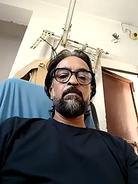 Snapshot of malhotra21 chatting on 09.15.25 malhotra21 online show from 09.15.25