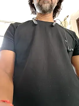 Snapshot of malhotra21 chatting on 09.22.25 malhotra21 online show from 09.22.25