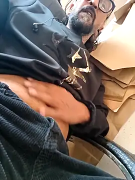 Snapshot of malhotra21 chatting on 11.08.25 malhotra21 online show from 11.08.25