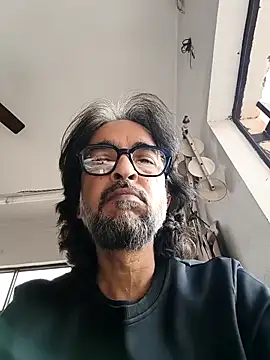 Snapshot of malhotra21 chatting on 11.21.25 malhotra21 online show from 11.21.25