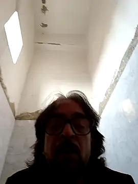 Snapshot of malhotra21 chatting on 11.27.25 malhotra21 online show from 11.27.25