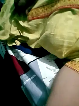 Snapshot of your_favourite_bhabhi chatting on 09.09.25 your favourite bhabhi online show from 09.09.25