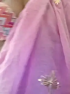 Snapshot of your_favourite_bhabhi chatting on 09.18.25 your favourite bhabhi online show from 09.18.25