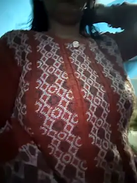 Snapshot of your_favourite_bhabhi chatting on 11.04.25 your favourite bhabhi online show from 11.04.25