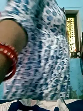 Snapshot of your_favourite_bhabhi chatting on 11.06.25 your favourite bhabhi online show from 11.06.25