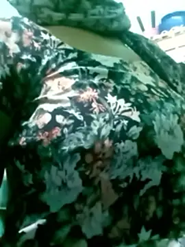 Snapshot of your_favourite_bhabhi chatting on 11.09.25 your favourite bhabhi online show from 11.09.25