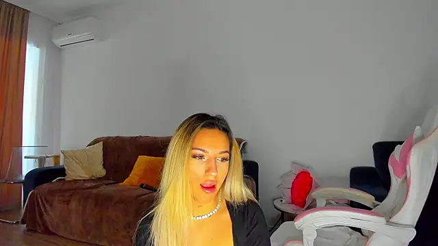 Anya Belle online show from 01.11.26