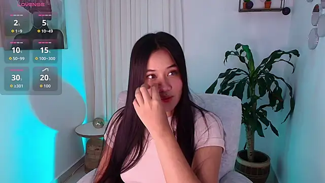 AlisxxnFx online show from 11.07.25