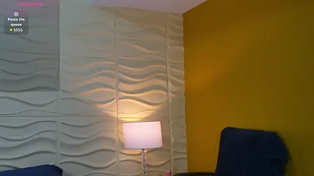 SophiaBloss online show from 09.20.25