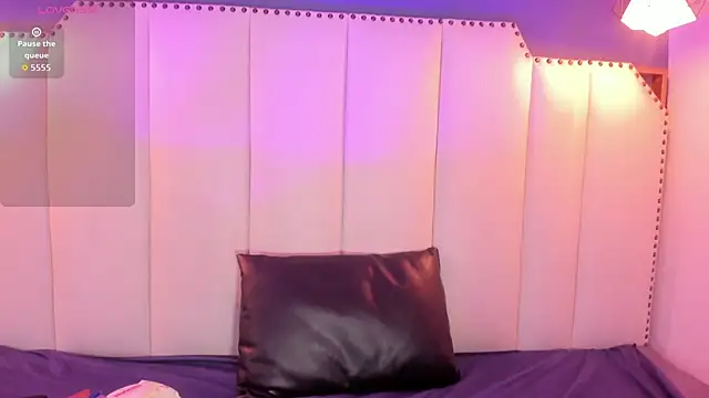 Snapshot of SophiaBloss chatting on 01.16.26 SophiaBloss online show from 01.16.26