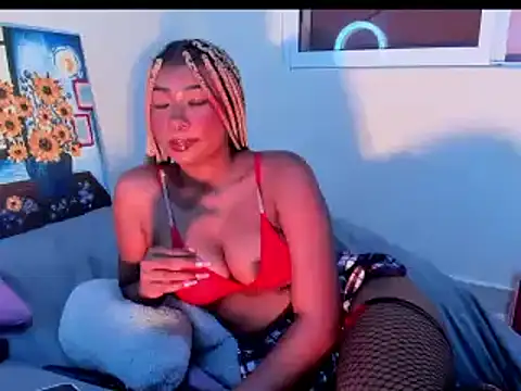 Snapshot of SophiaBloss chatting on 05.22.26 SophiaBloss online show from 05.22.26