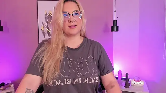 hollie joliie online show from 10.17.25