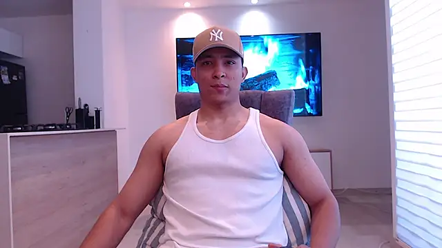 Snapshot of Auron_Demon01 chatting on 10.05.25 Auron Demon01 online show from 10.05.25