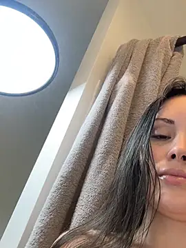 Snapshot of gardenxrose chatting on 04.12.26 gardenxrose online show from 04.12.26