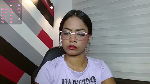 Snapshot of Chloe_Brown3 chatting on 09.08.25 Chloe Brown3 online show from 09.08.25