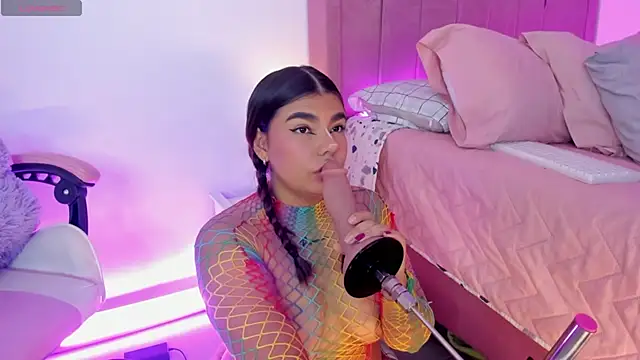 AliceThundeer online show from 11.14.25