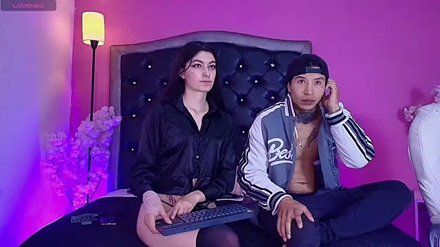 Snapshot of Mike_and_Sttar chatting on 09.27.25 Mike and Sttar online show from 09.27.25