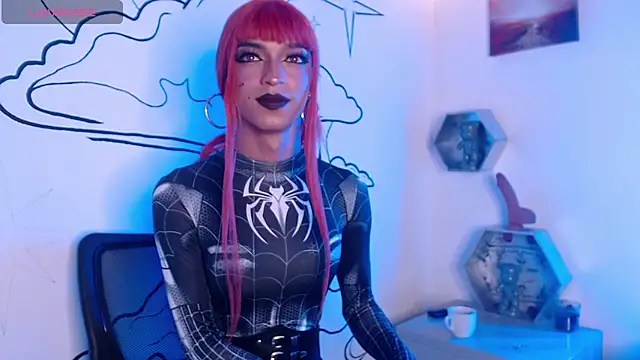 Snapshot of Trinity_Knox chatting on 10.31.25 Trinity Knox online show from 10.31.25