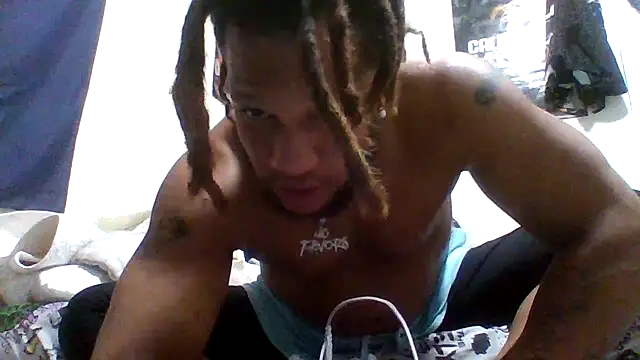 Snapshot of Sexdemonfrfr chatting on 11.04.25 Sexdemonfrfr online show from 11.04.25