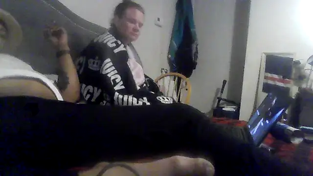 Snapshot of Sexdemonfrfr chatting on 04.02.26 Sexdemonfrfr online show from 04.02.26