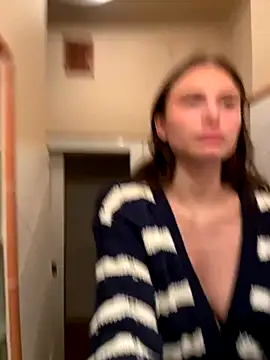 SophiiaStarr online show from 11.23.25