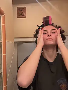 SophiiaStarr online show from 02.28.26