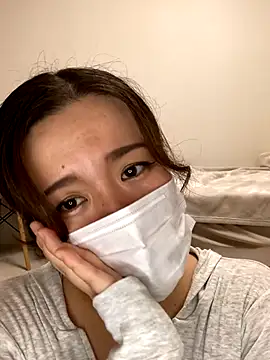 NATSUMI00 online show from 10.16.25