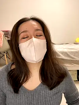 NATSUMI00 online show from 10.24.25