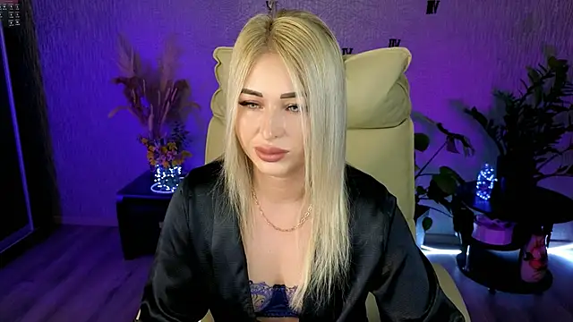 NikkiiStill online show from 04.29.26