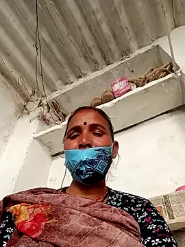 Snapshot of Sharmili_xx chatting on 12.18.25 Sharmili xx online show from 12.18.25