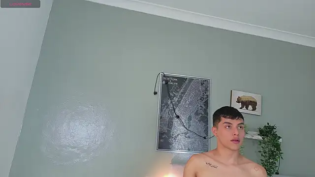 AAronBaker  online show from 10.07.25