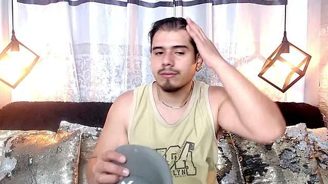 Snapshot of thiago_bos chatting on 09.10.25 thiago bos online show from 09.10.25